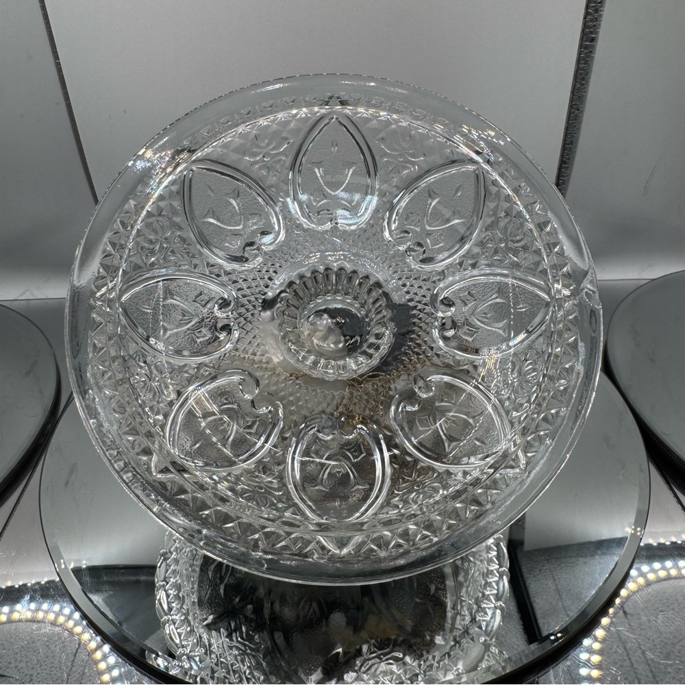 KIG Malaysia Fleur-De-Lis Heart Lidded Candy Dish Full Of Black & White Jewelry - Picture 5 of 12